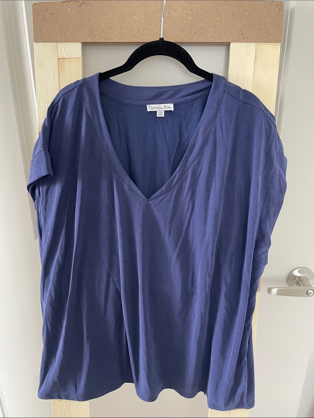 Cecilia Rae V-Neck Short Sleeve Tee in Deep Navy